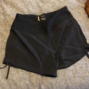 Lucy XS tie up black shorts